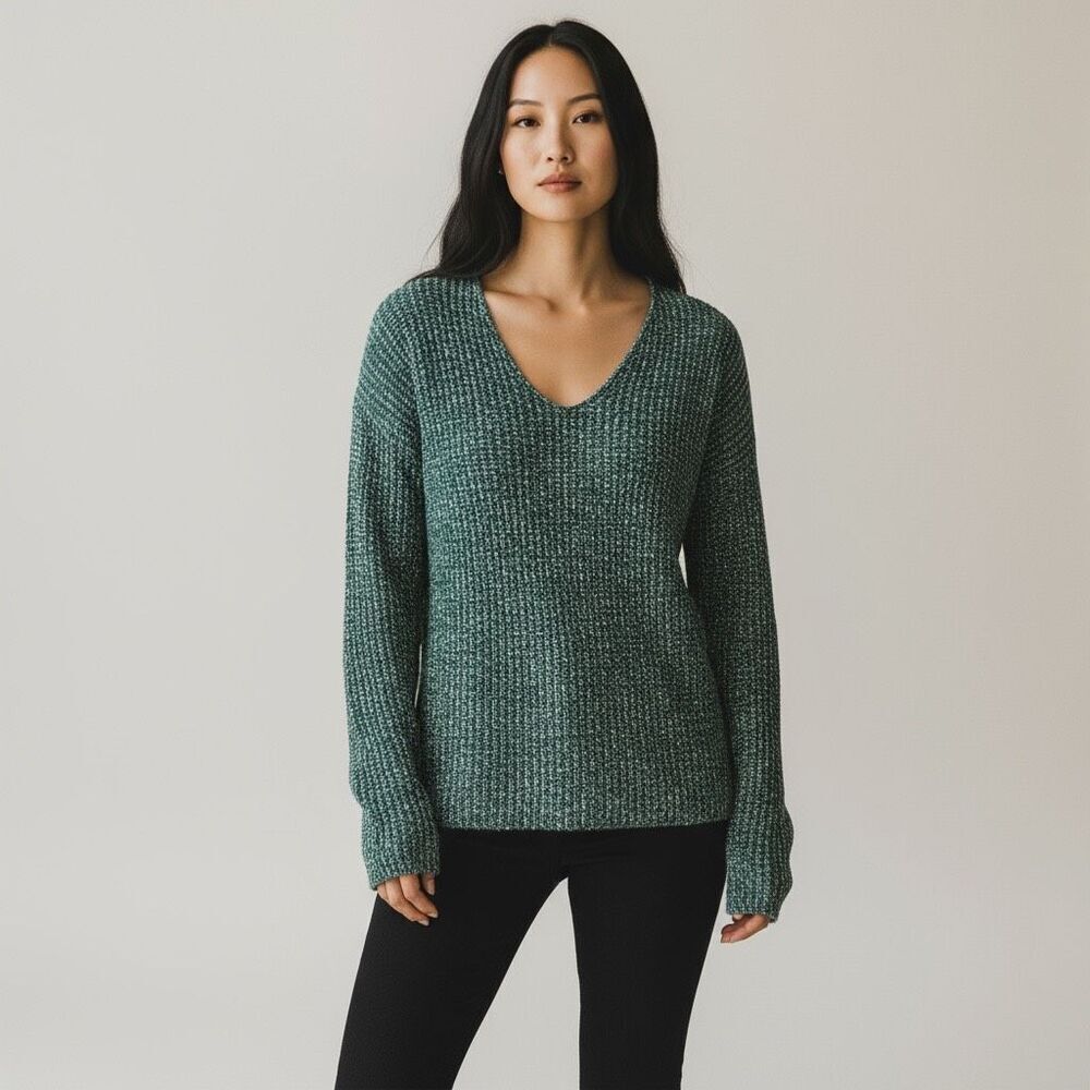 Ashley Green and White Tweed Tight Knit V Neck along Sleeve Cotton Blend size M